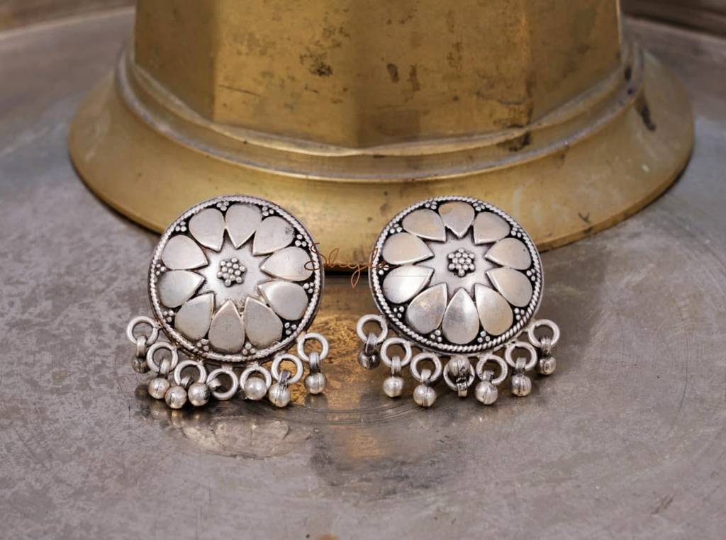 Moh Fine Petal Ghughri Studs : SE6021