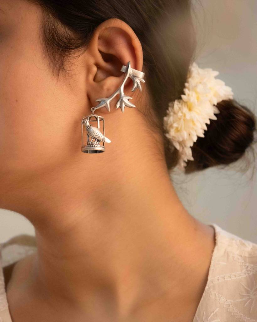 Qurbat Uncaged Bird Earring : SE4009