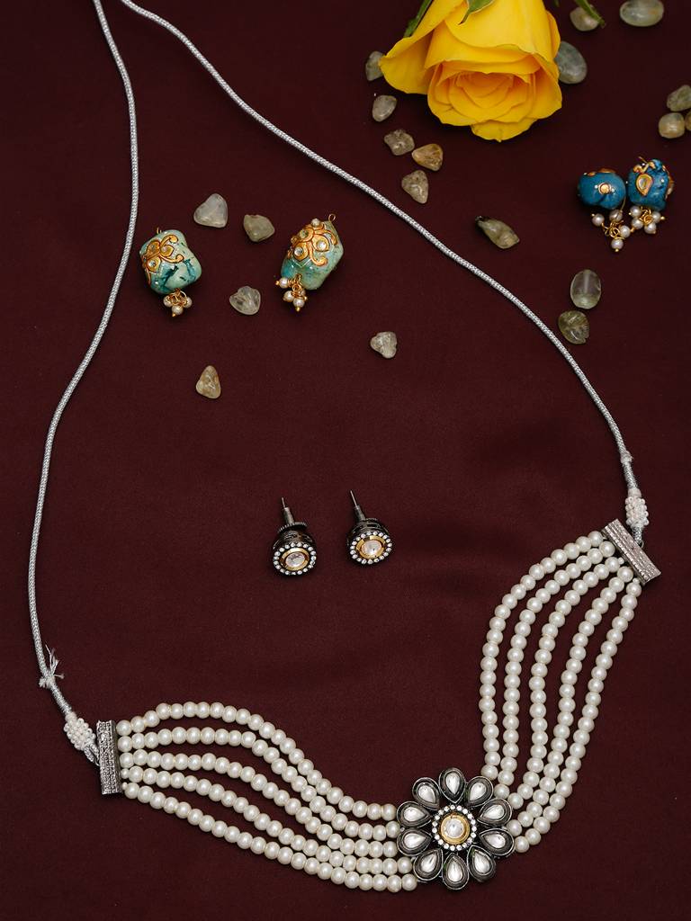 Silver Kundan Pearl Choker With Studs : RUBYM58