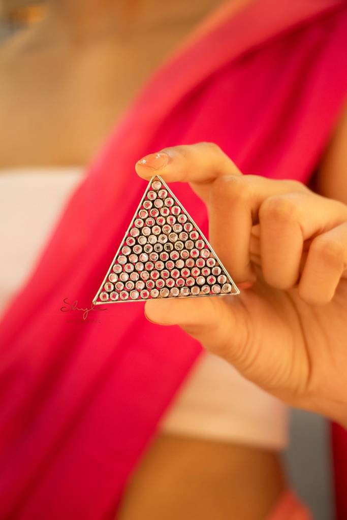 Essence Scintillating Triangle Cocktail Ring : SR30082