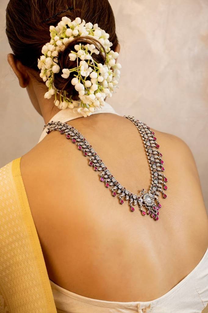 Tattva Jadau Intricate Statement Haar : SN1129