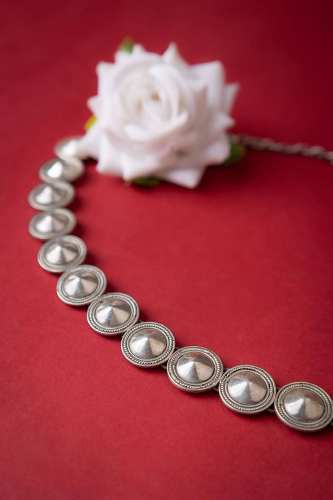 Moh Tikdi Sequence Fine Necklace : SN558487