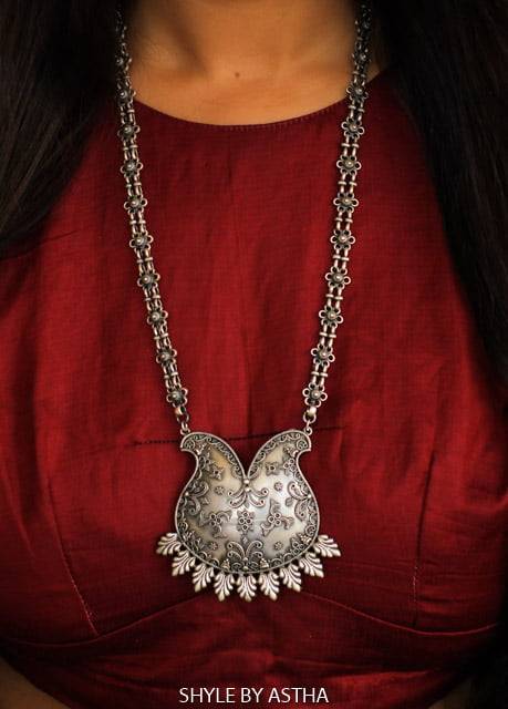 Mizoya Intricate Flora Art Necklace : SN1065