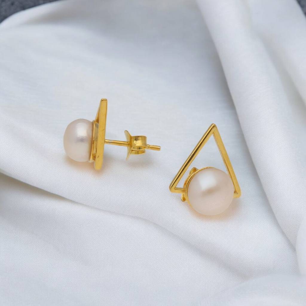Gleaming 925 Silver Stud Earrings : JPMAY-22-107