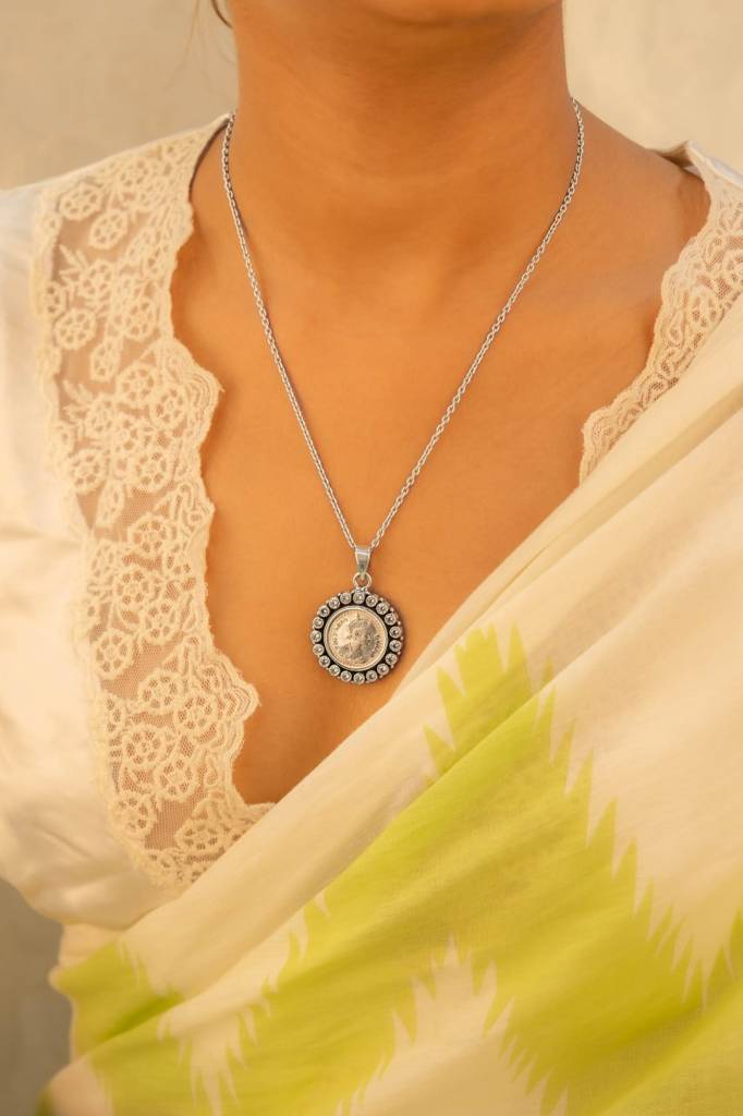 Essence Fine Victorian Coin Necklace : SN11277