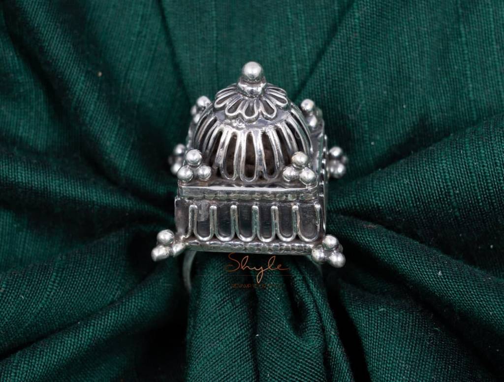 Tattva Gumbaj Vintage Inspired Ring : SR1108