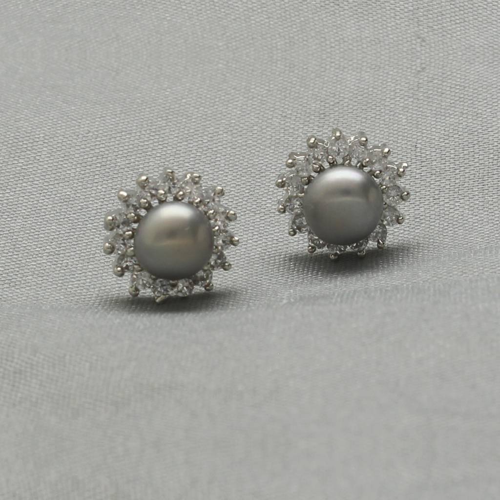 Qiara Pearl Earrings : JPSEP-24-054