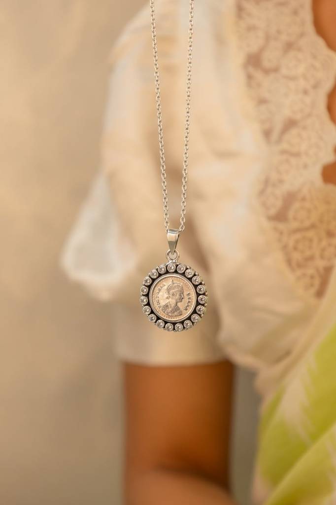 Essence Fine Victorian Coin Necklace : SN11277