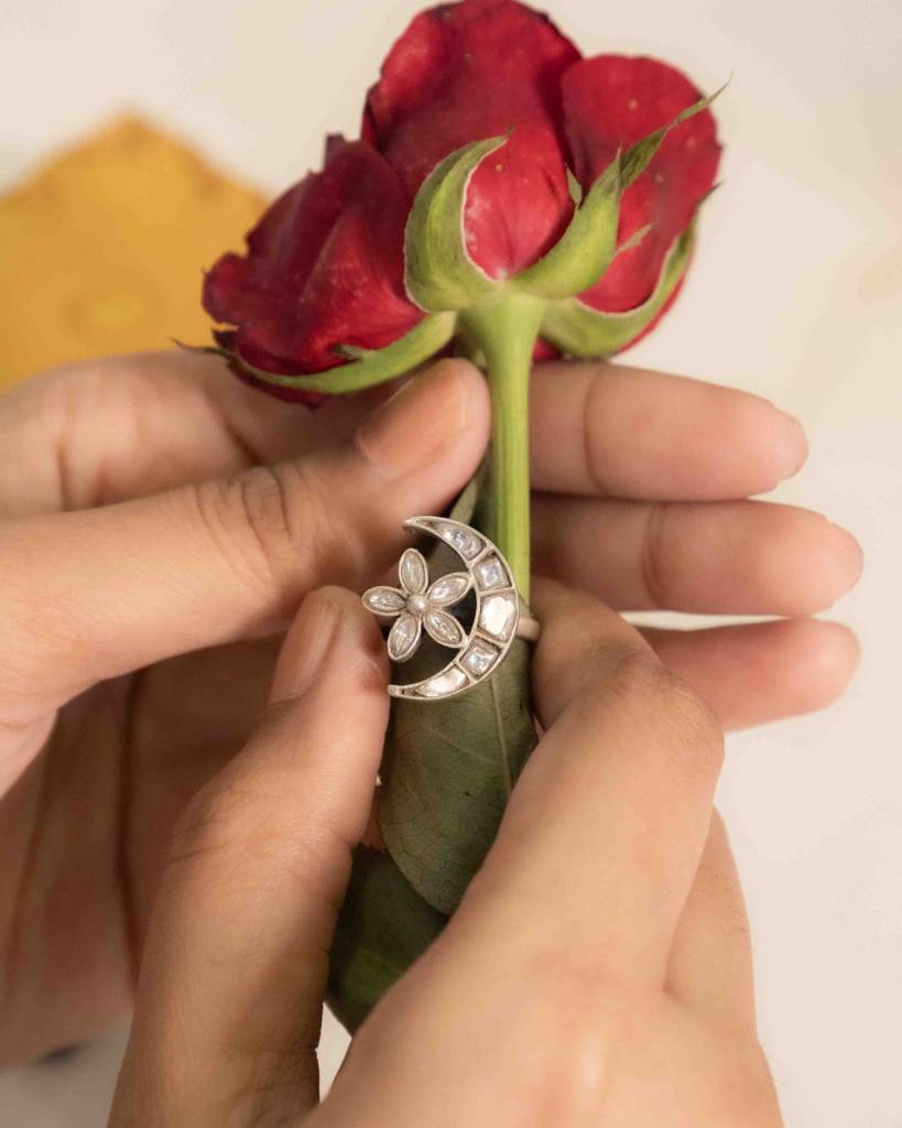 Essence Kundan Chaand Phool Timeless Ring : SR1026-G-1