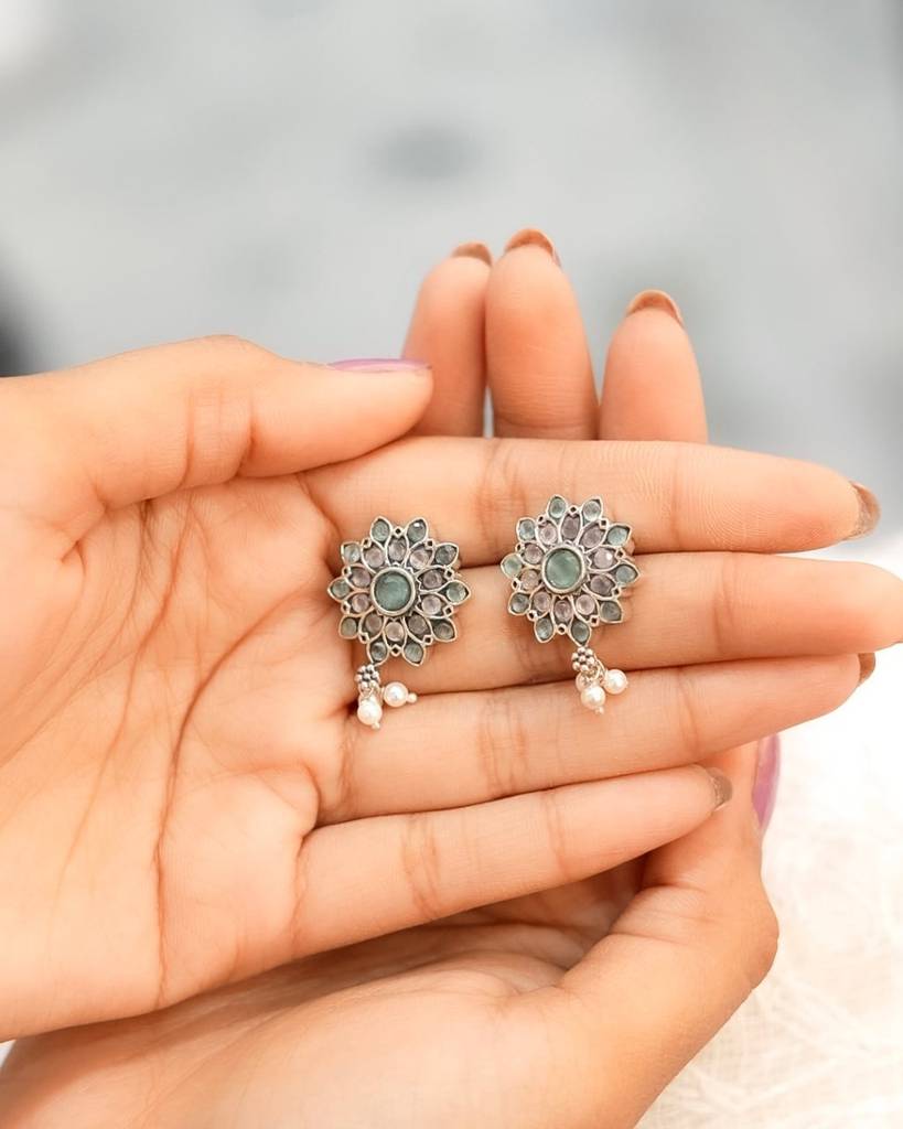 Essence Pastel Flower Stud Earring : SE20857