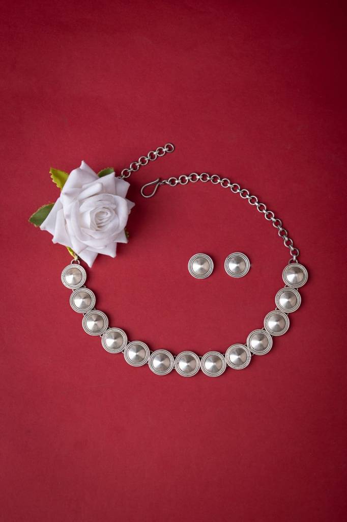 Moh Tikdi Sequence Fine Necklace Set : SN5584844