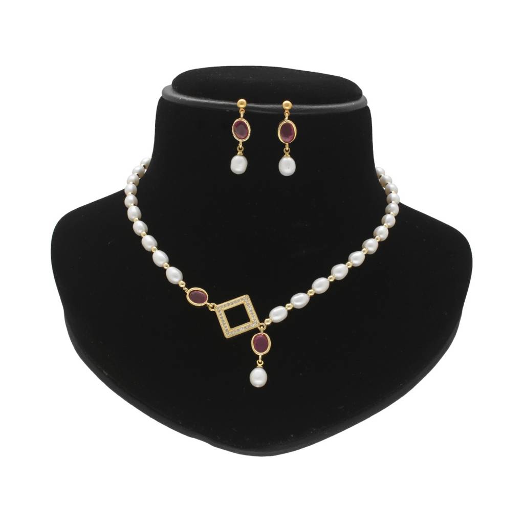 Celestia Crest Pearl Necklace Set : JPJUl-25-036