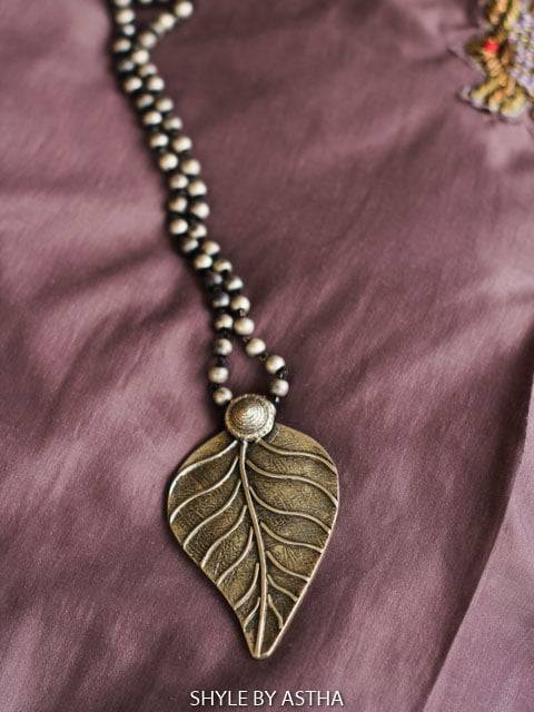 Adya Peepal Leaf Intricate Necklace : SE50168