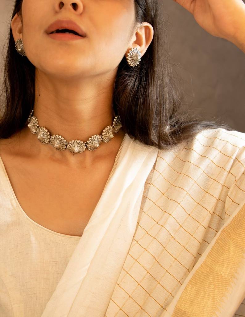 Adya Blossom Flower Sequence Embossed Choker Set : SN2038