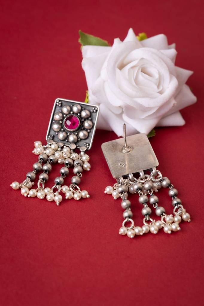 Tattva Jadau Tikdi Pearl Layered Earring : SE650098