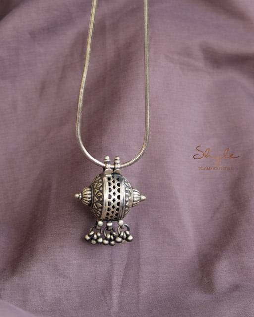 Mizoya Vintage Inspired Embossed Necklace : SE50191