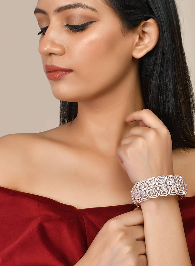 Sparkling Elegance Royal Cutwork Rose Gold Bangles : 8905124497007