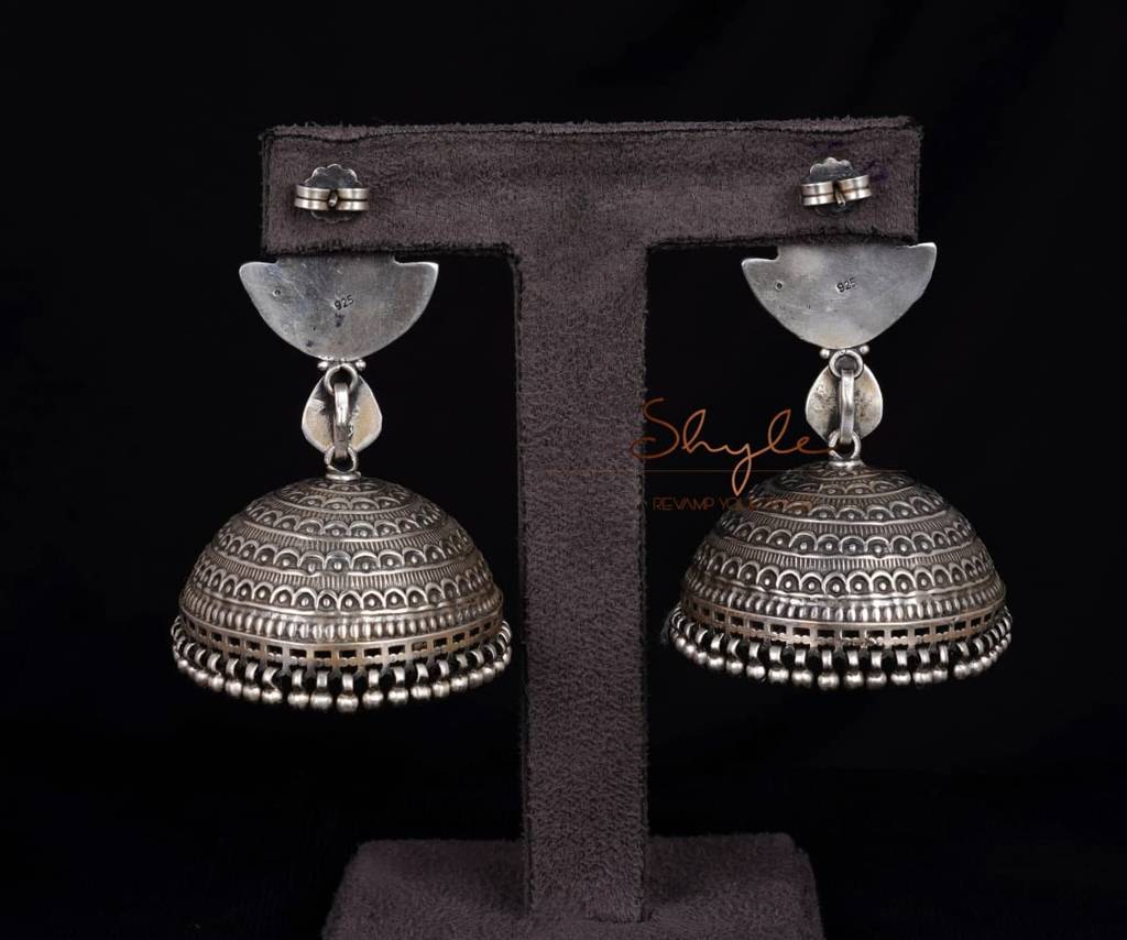 Dulari Intricate Flower Motif Grand Jhumka : SE2030-1-1