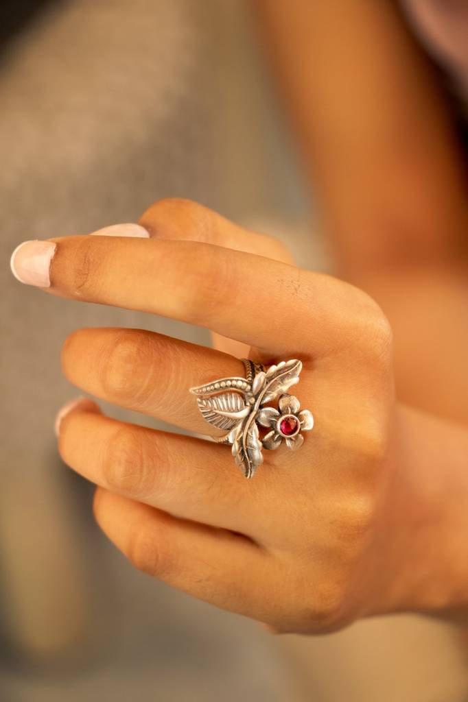 Moh Intricate Flower Leaf Ring : SR3001