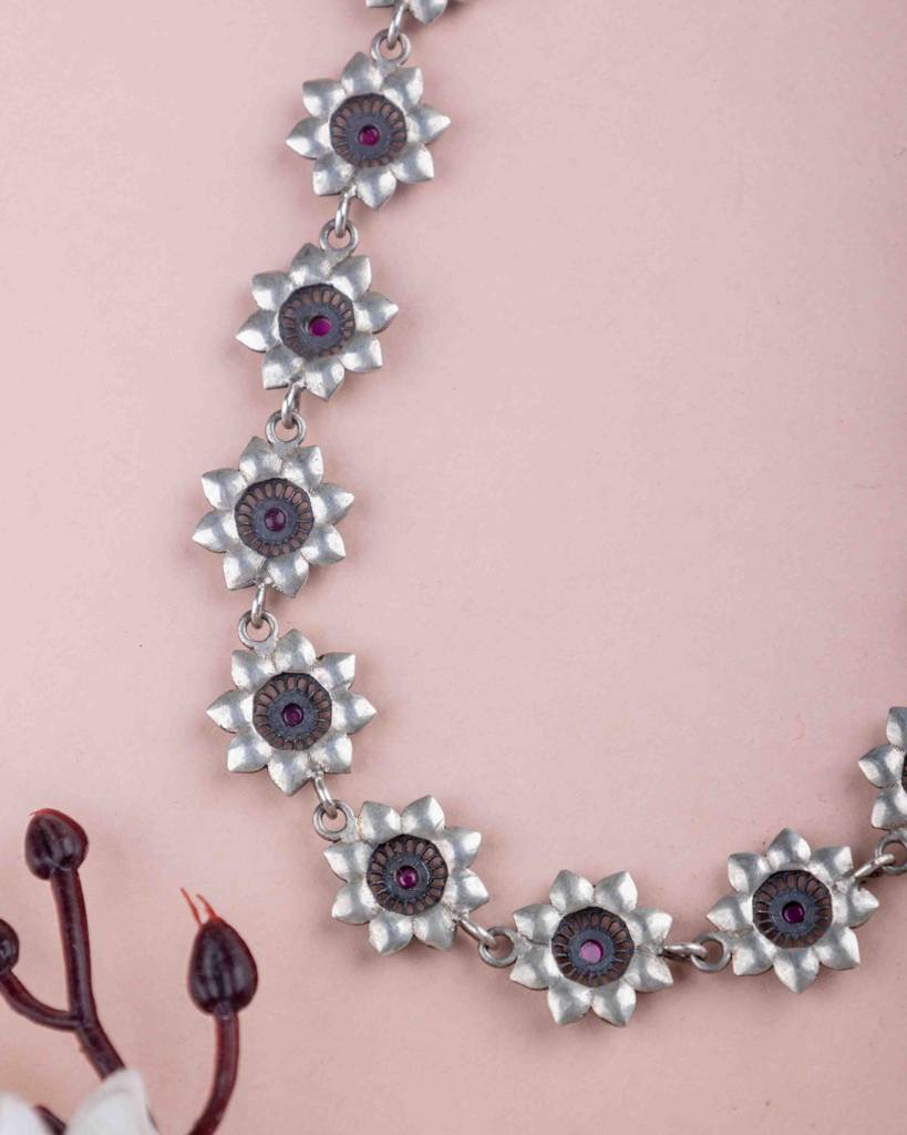 Adya Intricate Flower Versatile Necklace : SN1116