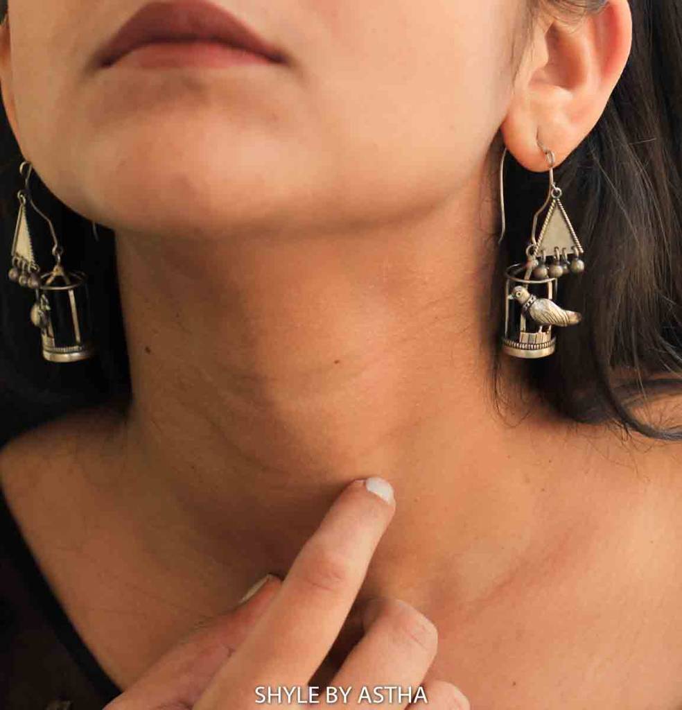 Qurbat Uncaged Bird Ladder Hoops : SE879