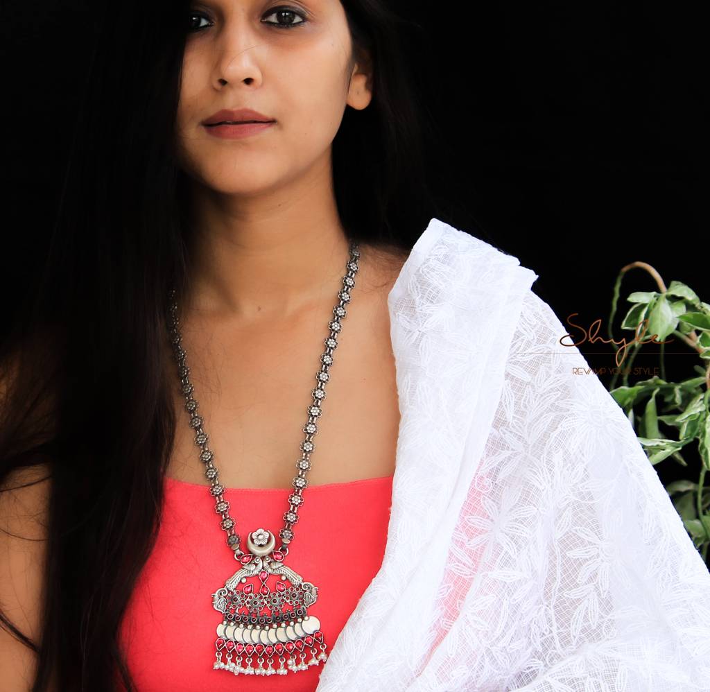 Tattva Flower Chain Intricate Classic Necklace : SE628-1