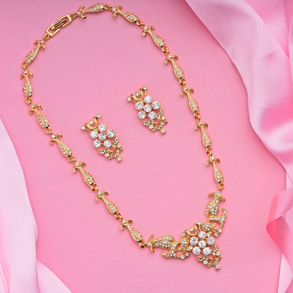 Estele Gold Plated Blaze Designer Necklace Set With Crystals For Women : 5922NKER