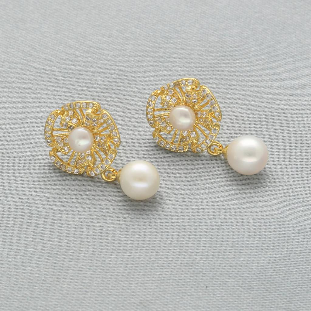 Charms Pearl Earrings : JPFEB-24-049