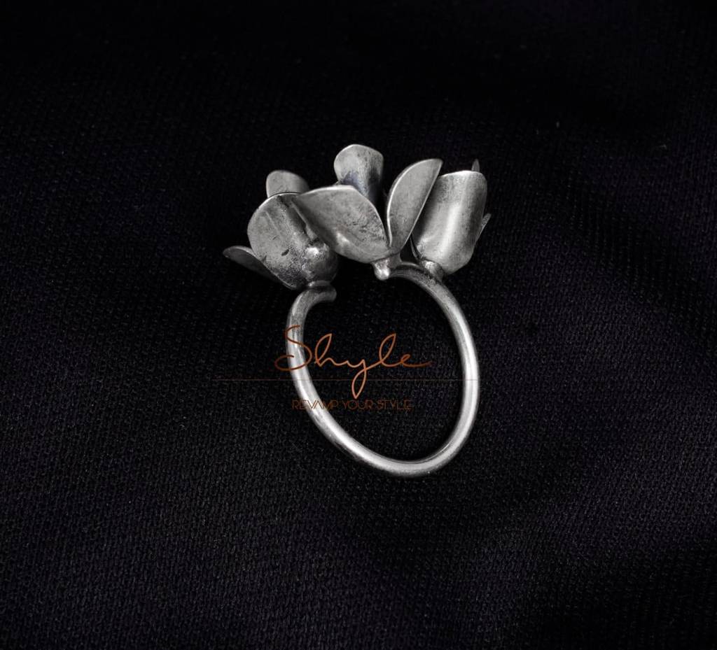 Qurbat Rose Cluster Statement Ring : SR1017