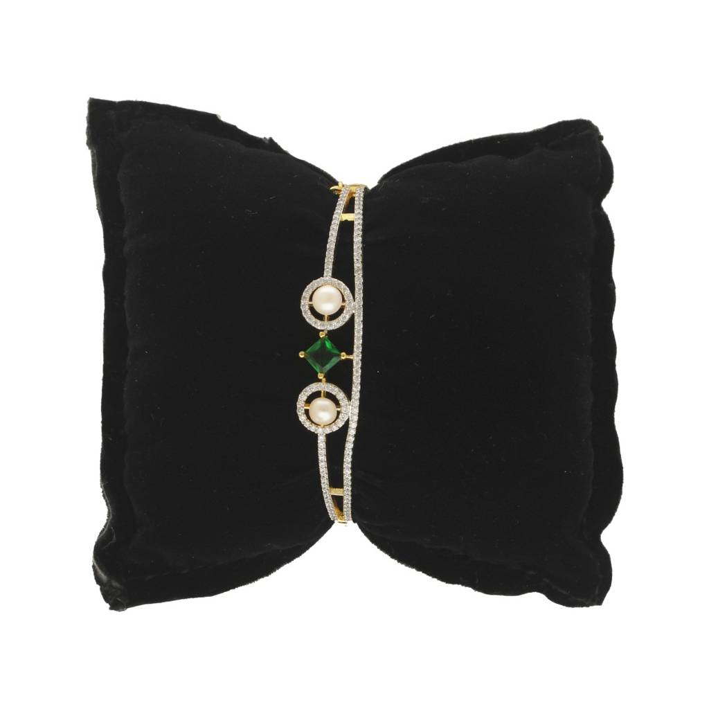 Tiara Pearl Bracelet : JPFEB-25-040