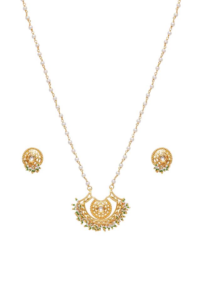 Festive Hues Long Jewellery Set In Gold And Pearl Chain : 8905124466447