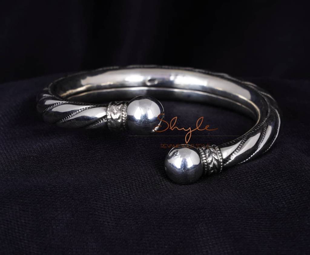 Anvaya Spiral Embossed Kada : SK1008-2-12
