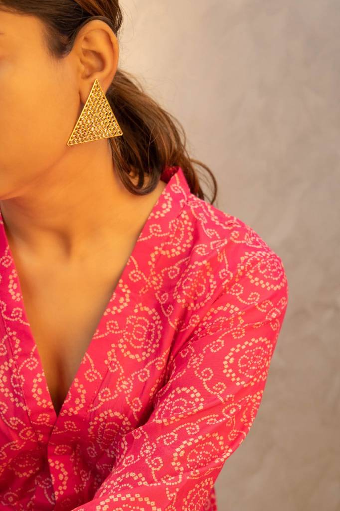 Essence Scintillating Triangle Classic Gold Stud Earring : SE607-1-2-1
