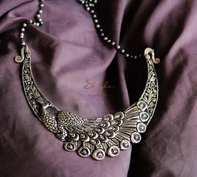 Anvaya Dancing Peacock Chitai Classic Necklace : SN1127