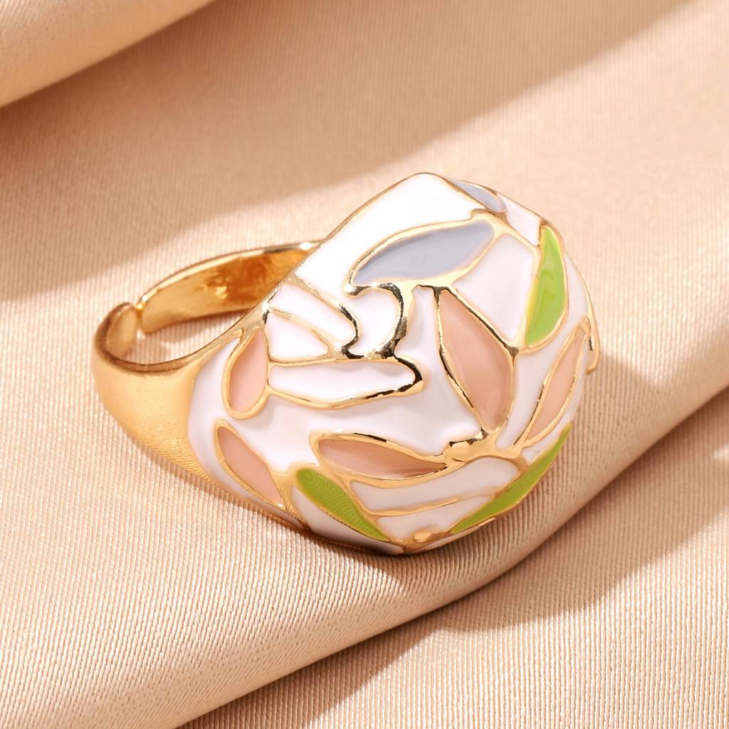 Leafy Enamel Gold Ring : RS12892