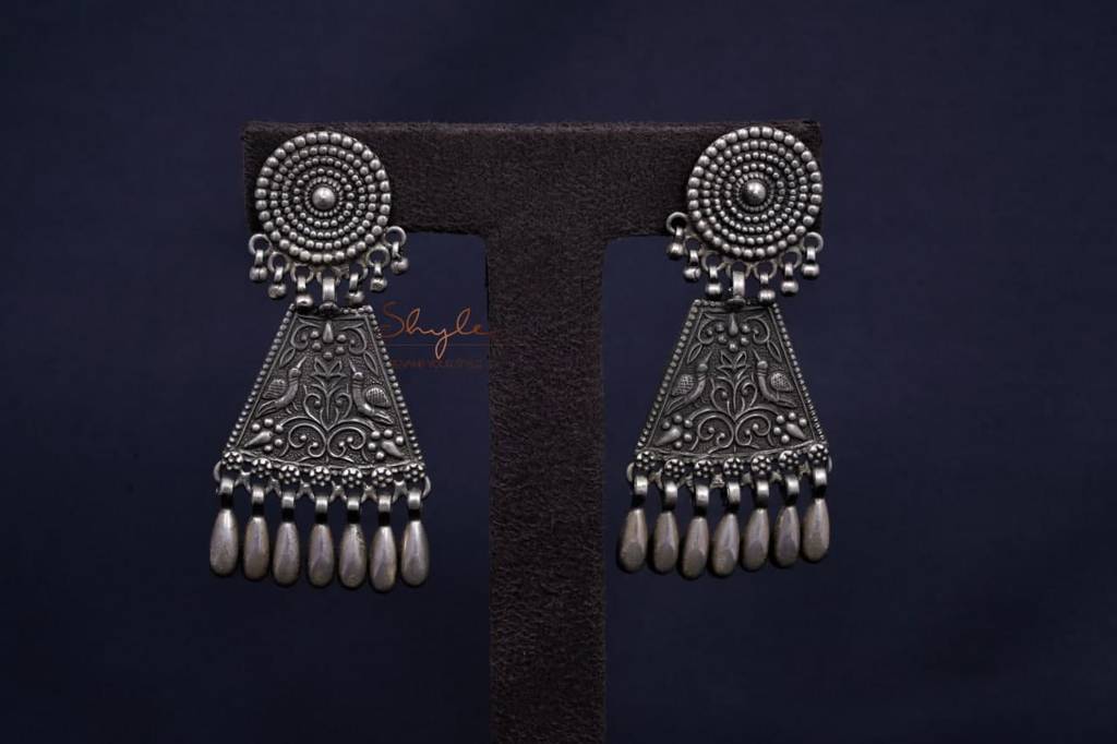 Mizoya Daana Detailed Motif Peacock Intricate Earrings : SE3023