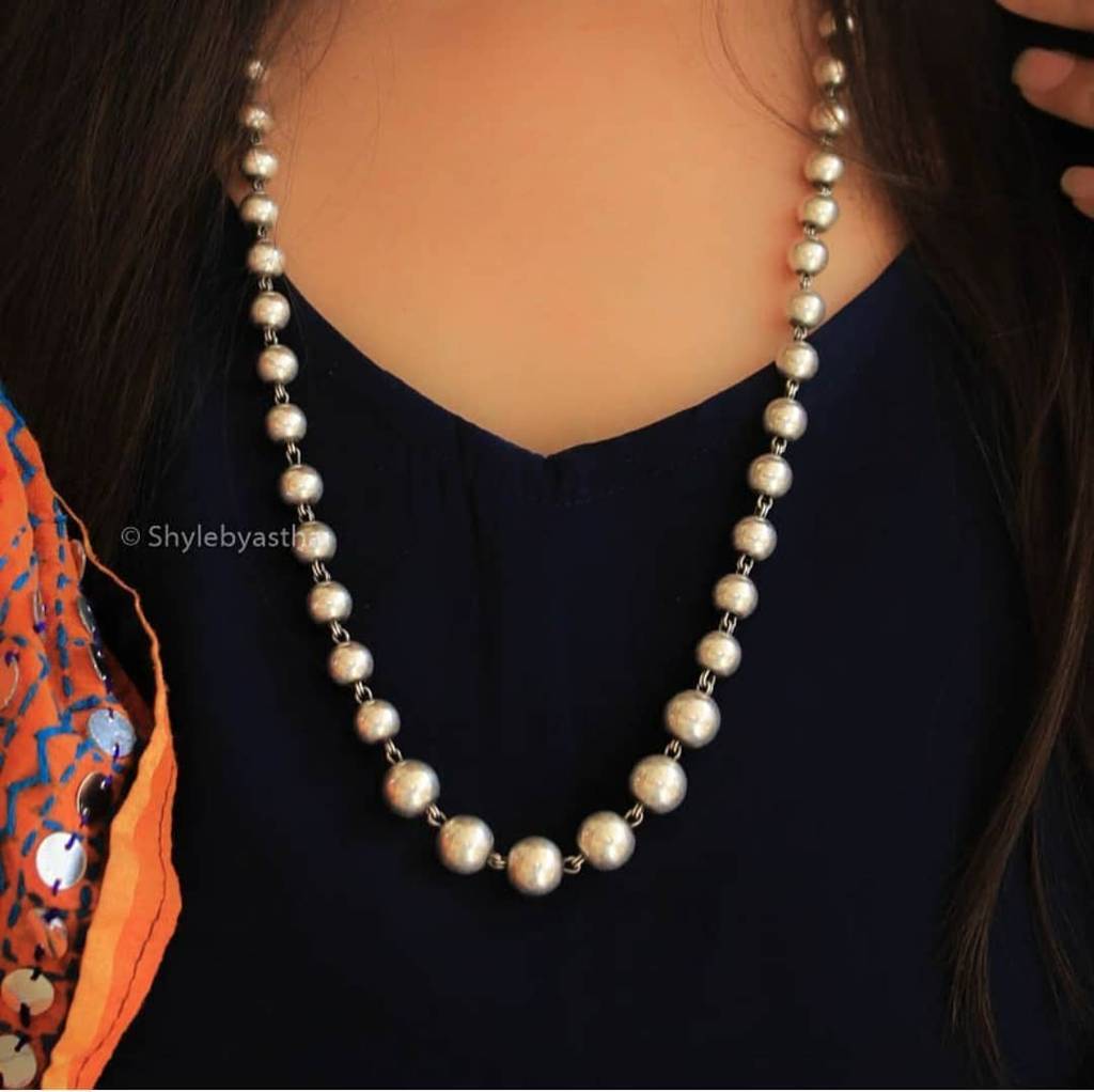 Dulari Silver Ball Necklace : SN161