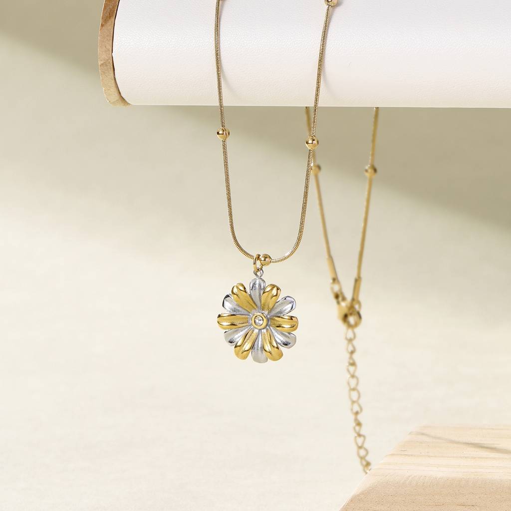 Chameli Necklace : NS14485-G-WHT