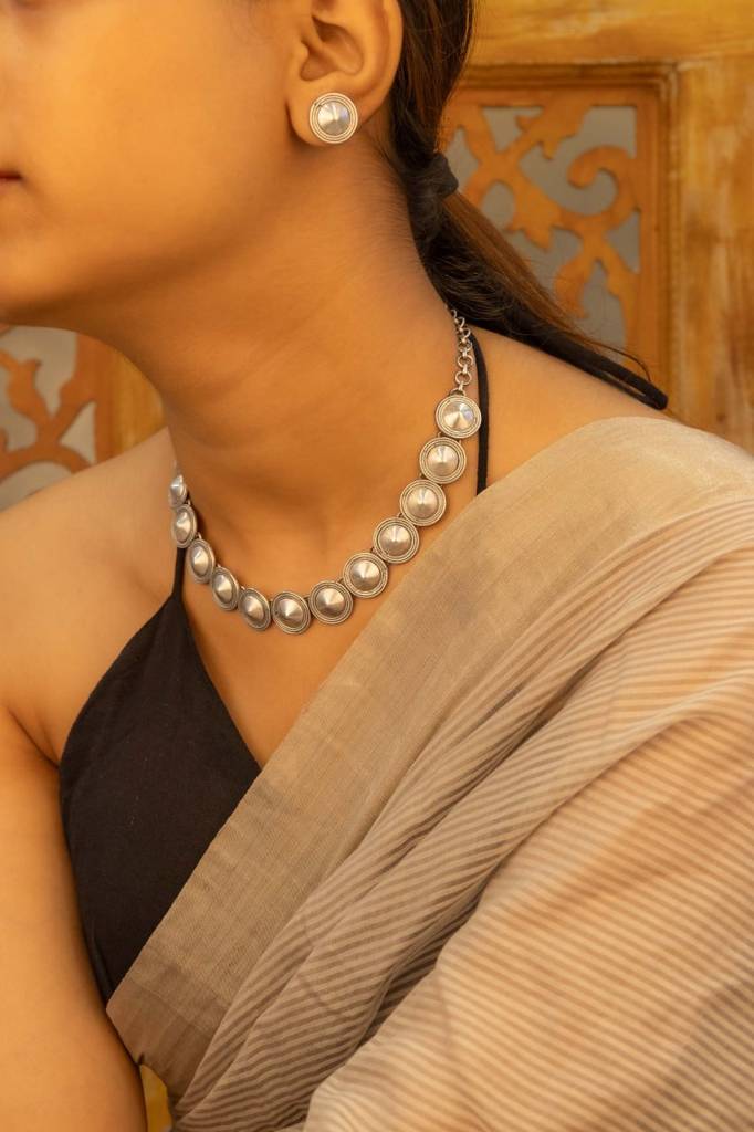 Moh Tikdi Sequence Fine Necklace Set : SN5584844