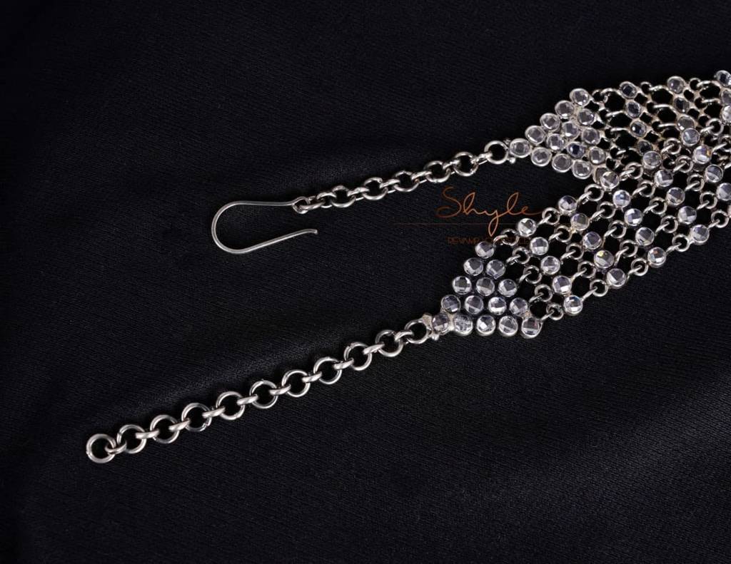 Essence Flower Motif Scintillating Statement Choker : SN1114