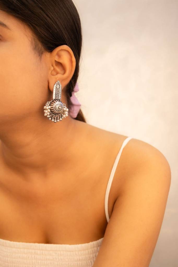 Mizoya Intricate Carved Drop Ghughri Earring : SE2089554
