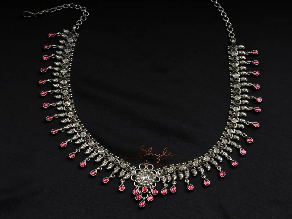 Tattva Jadau Intricate Statement Necklace Set : SN1130