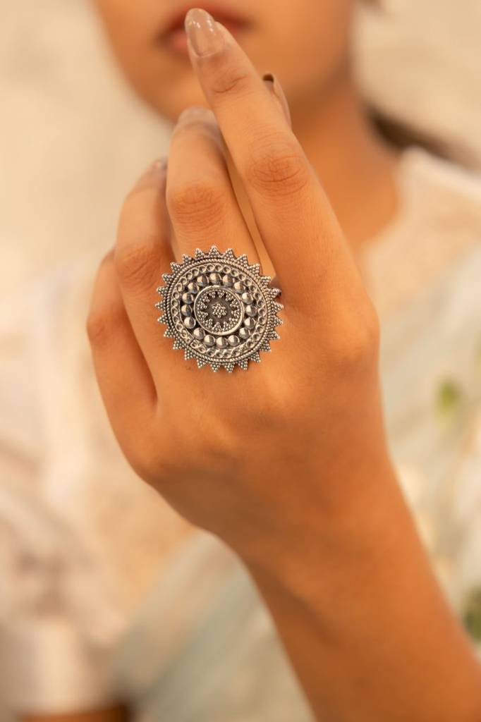 Adya Intricate Chakra Ring : SR180230