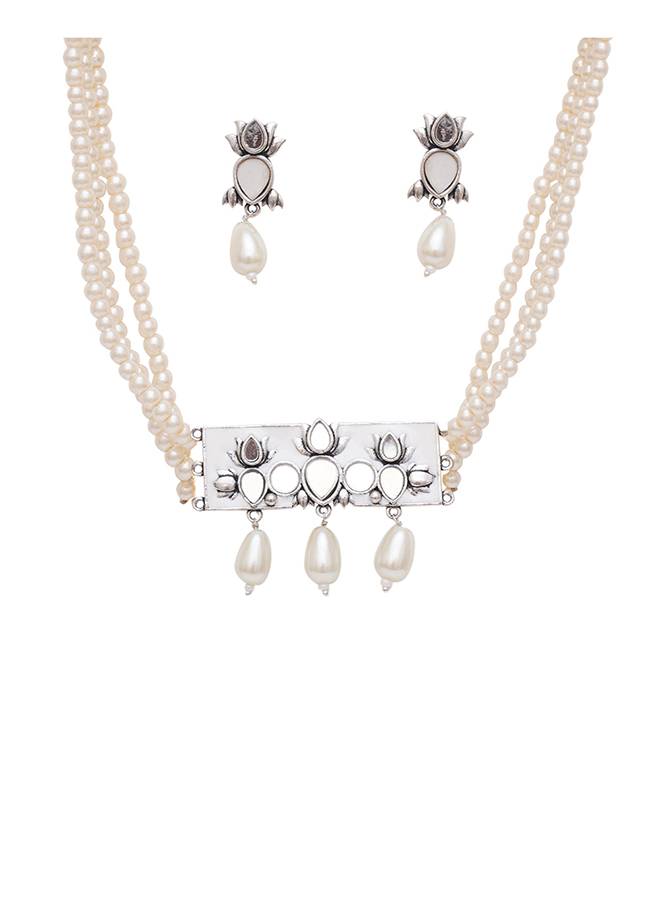 Silver Pearl String Short Festive Hues Necklace With Mirror Work Enameled Motif And Triple Pearl Drops : 8905124466294