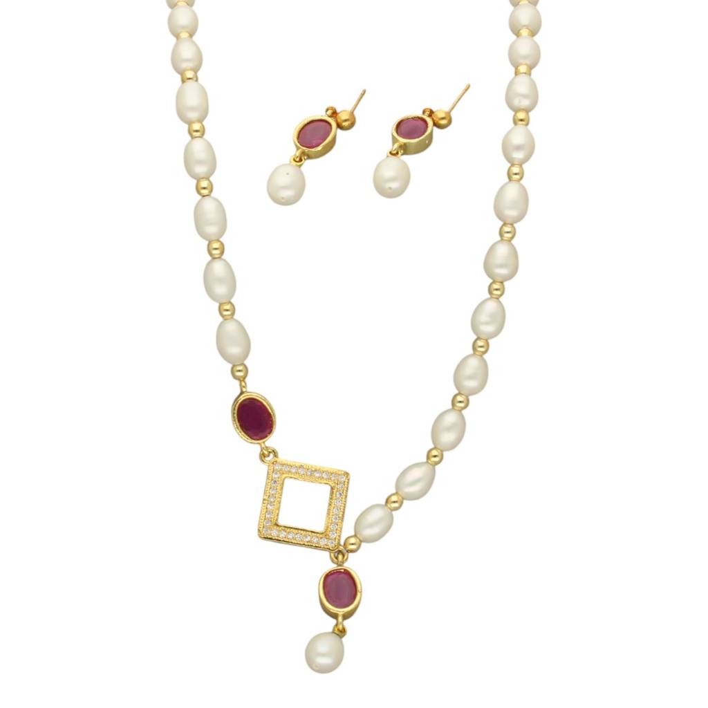 Celestia Crest Pearl Necklace Set : JPJUl-25-036