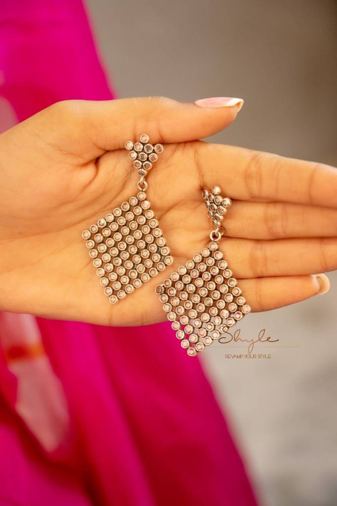 Essence Scintillating Triangle Classic Stud Earrings : SE602-1-1