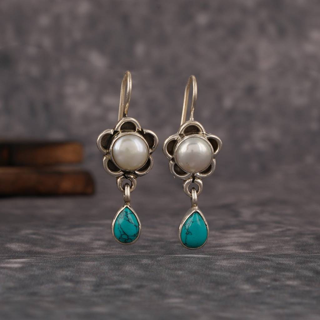 Silver Pearl Flower Earrings : SSE778