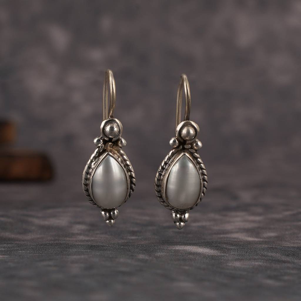 Pearl Drop Earrings : SSE793