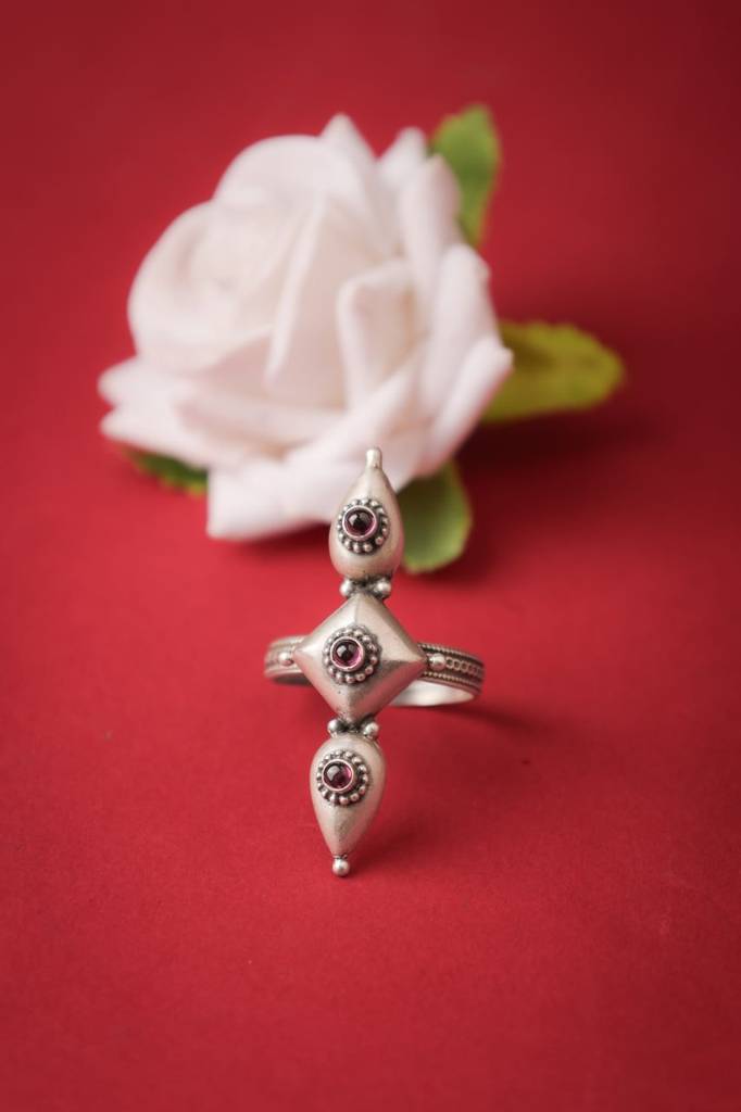 Mizoya Tri Motif Pink Stone Ring : SR5020244