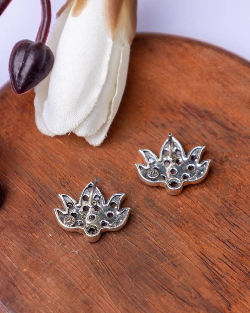 Moh Fine Lotus Stud Earring : SE21787